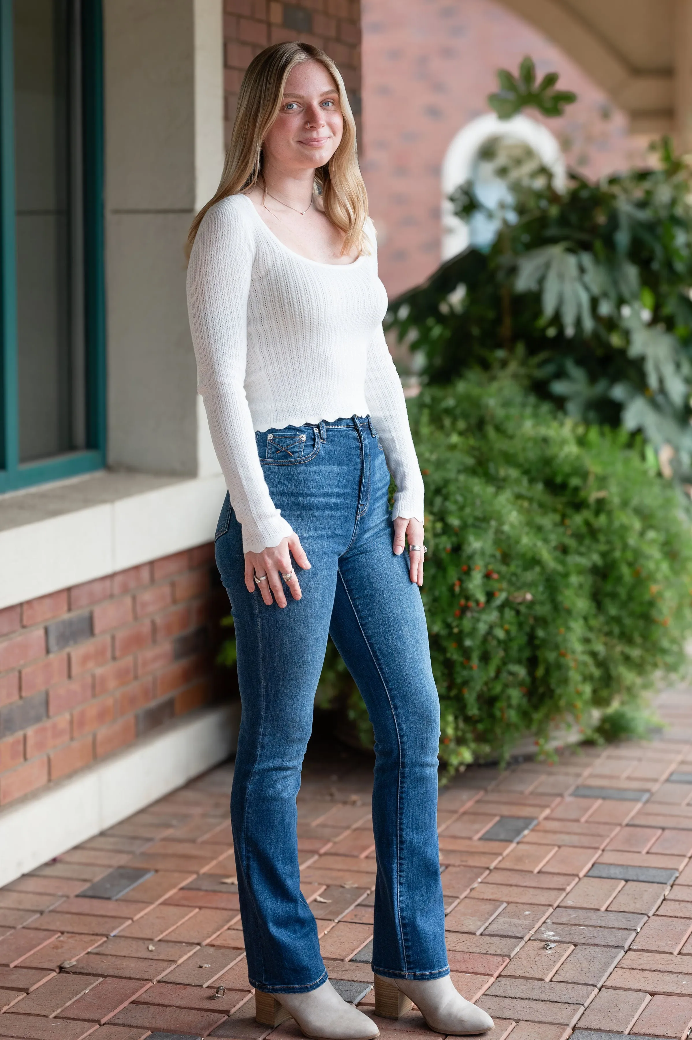 Annie's Scallop Hem Pull-Over