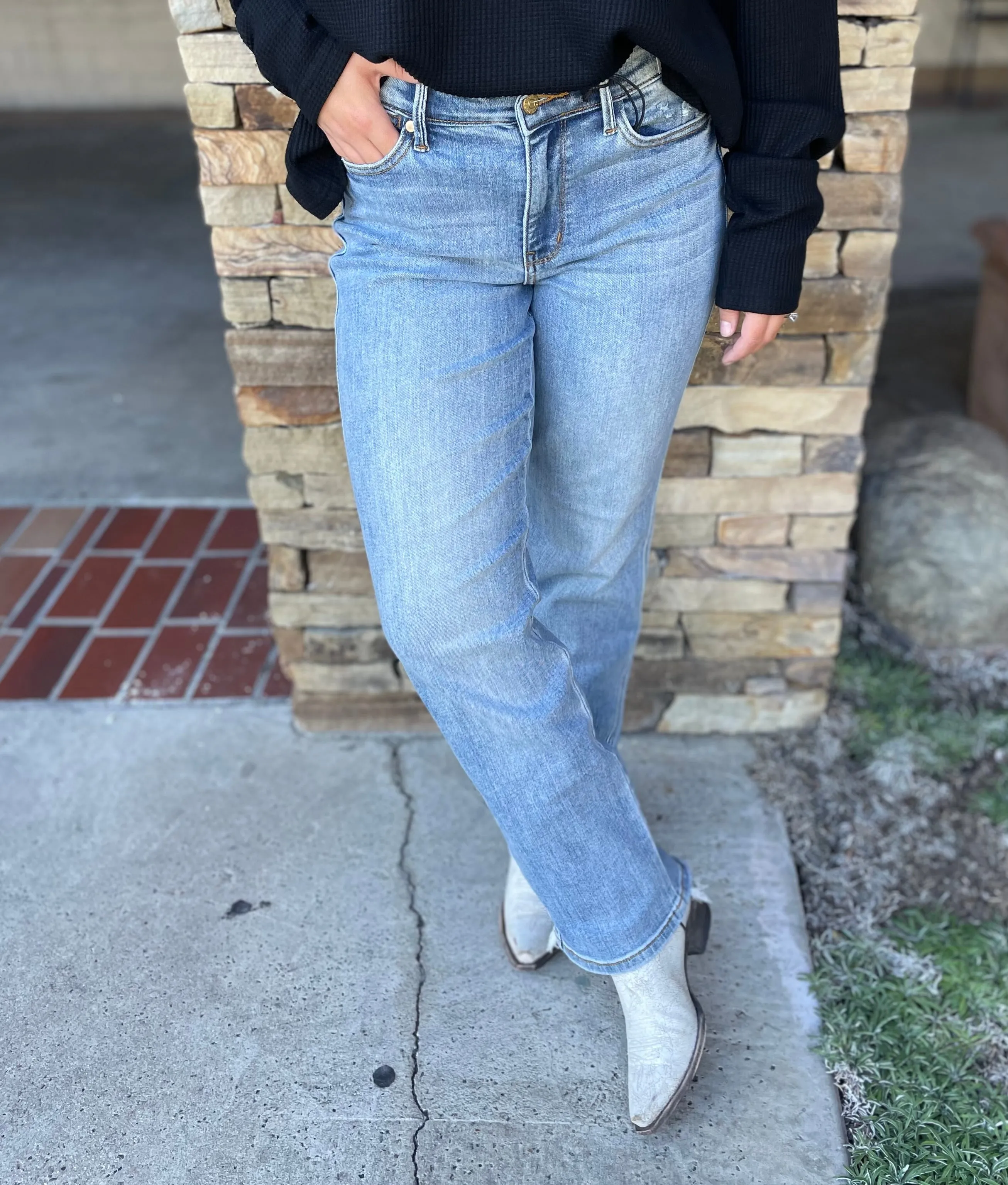 Judy Blue Mid Rise Dad Jeans w/Cell Phone Pocket & Raw Edge