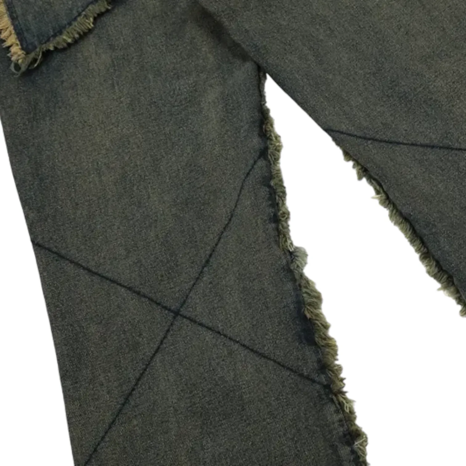 Relaxed fit bootleg jeans with fray edges