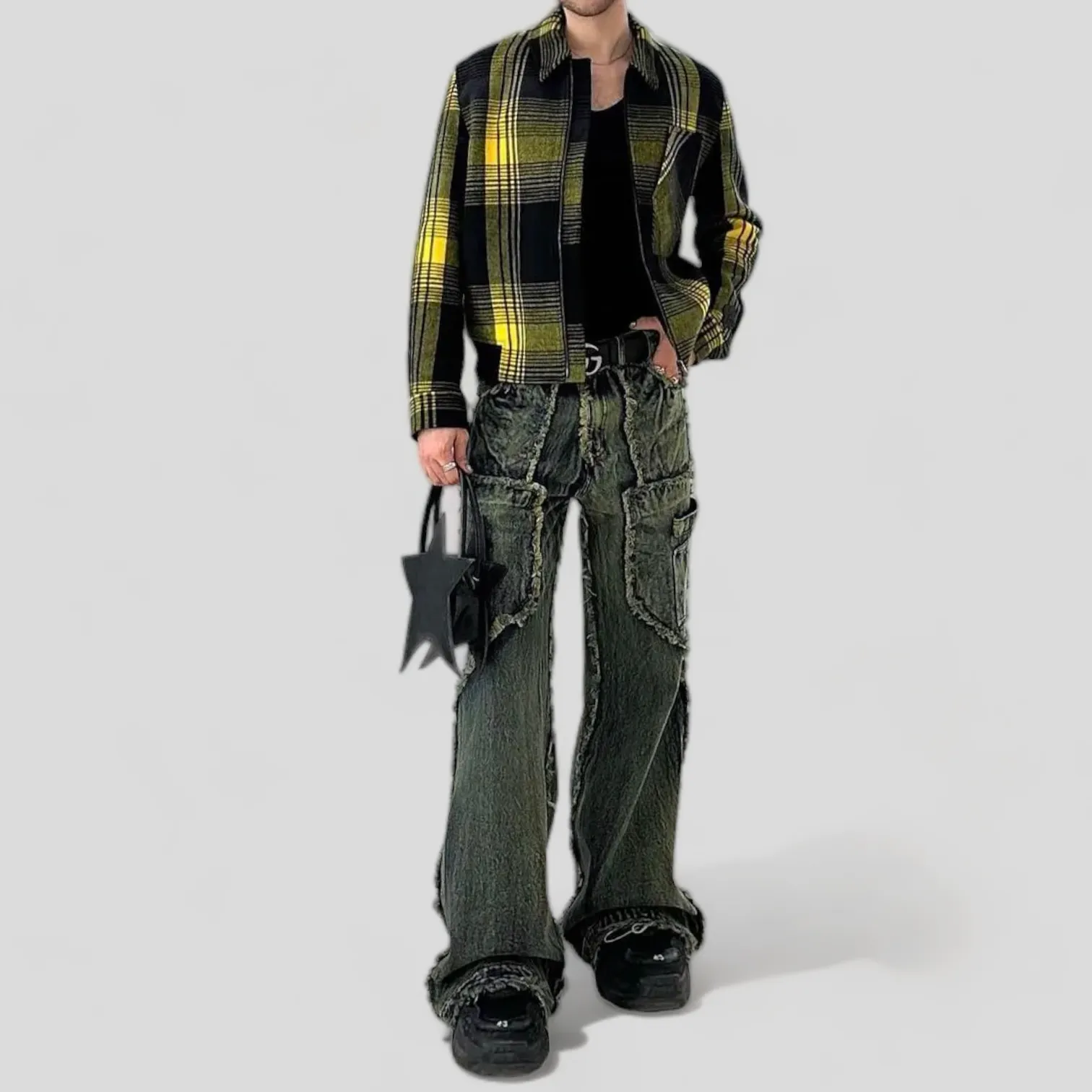 Relaxed fit bootleg jeans with fray edges