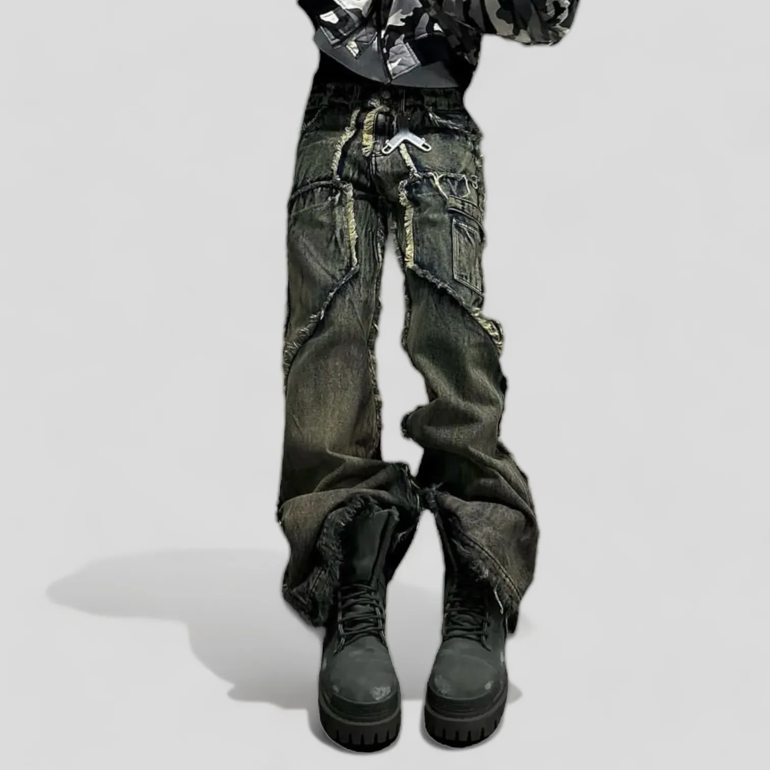 Relaxed fit bootleg jeans with fray edges