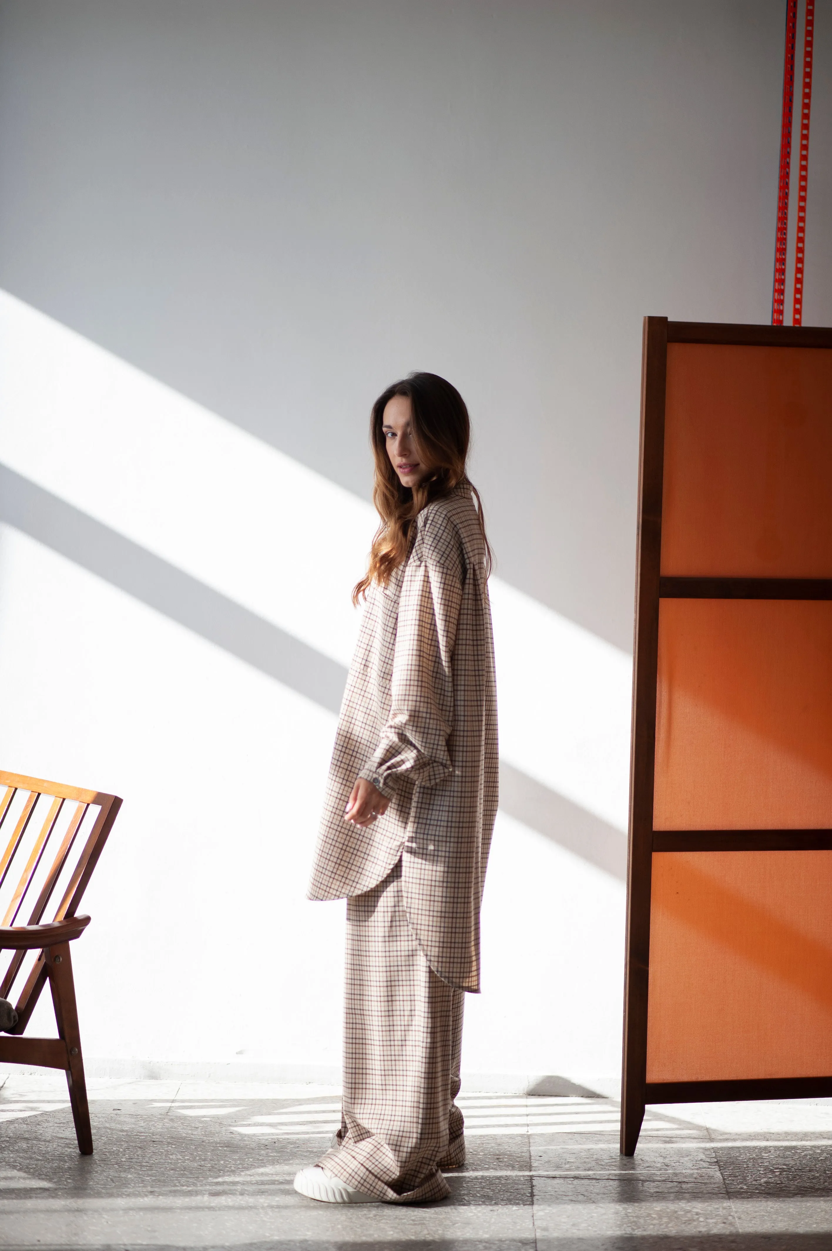 Wide-leg plaid trousers with front pleats for women